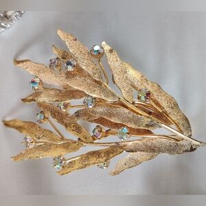 Vintage Elegant Algae Leaf Seaweed Brooch Pendant Matte Gold Crystals